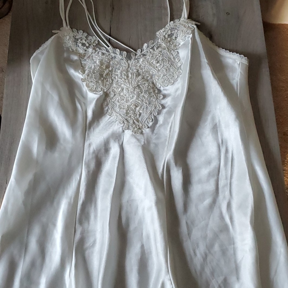 Beautiful white spaghetti criss-cross strap nightg